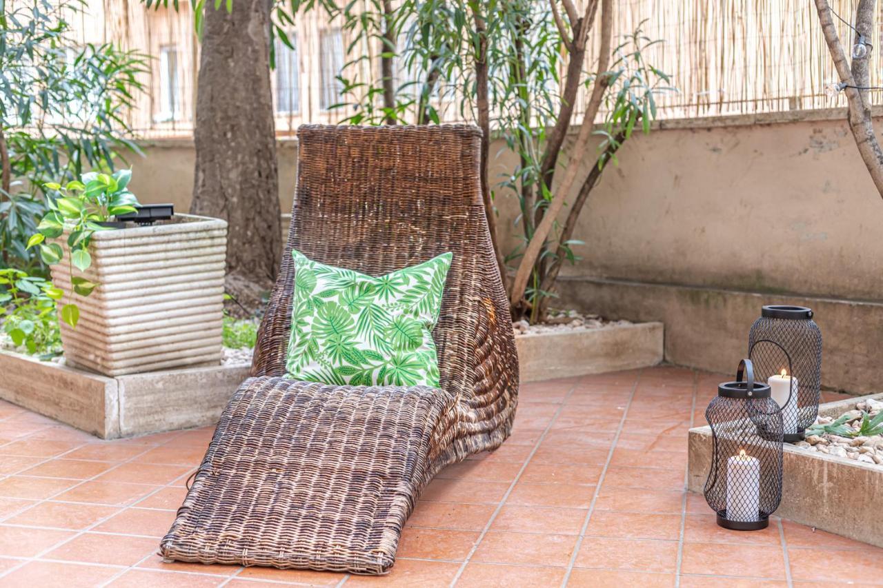 Agathae Luxury With Garden Rom