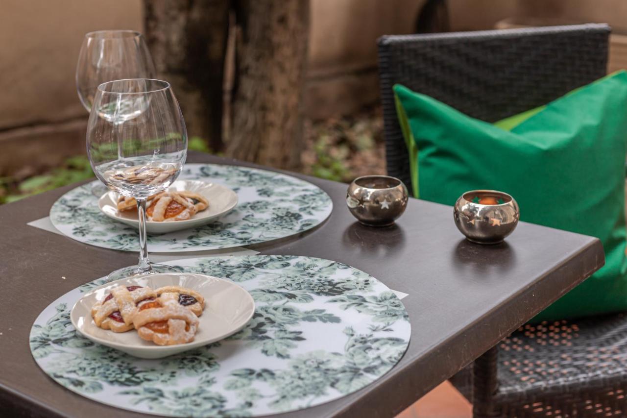Agathae Luxury With Garden Apartment Rom